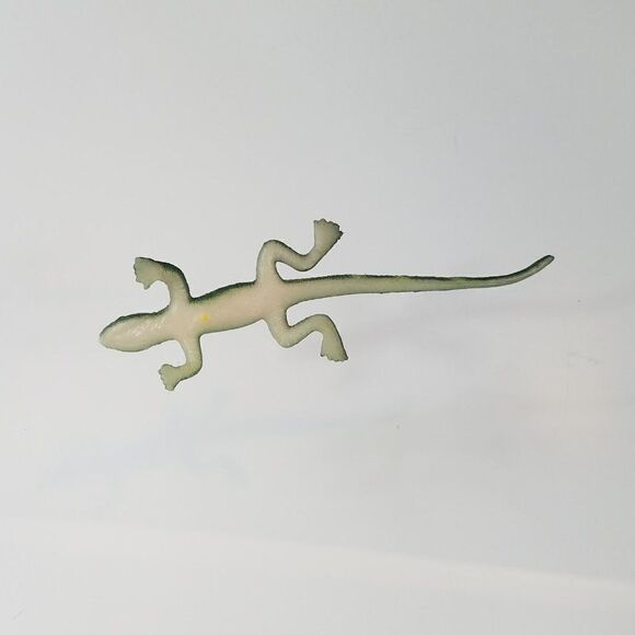 Gecko Lizard Plastic Toy Aquarium Reptile Decor 4.5 Inch Long - Picture 5 of 5